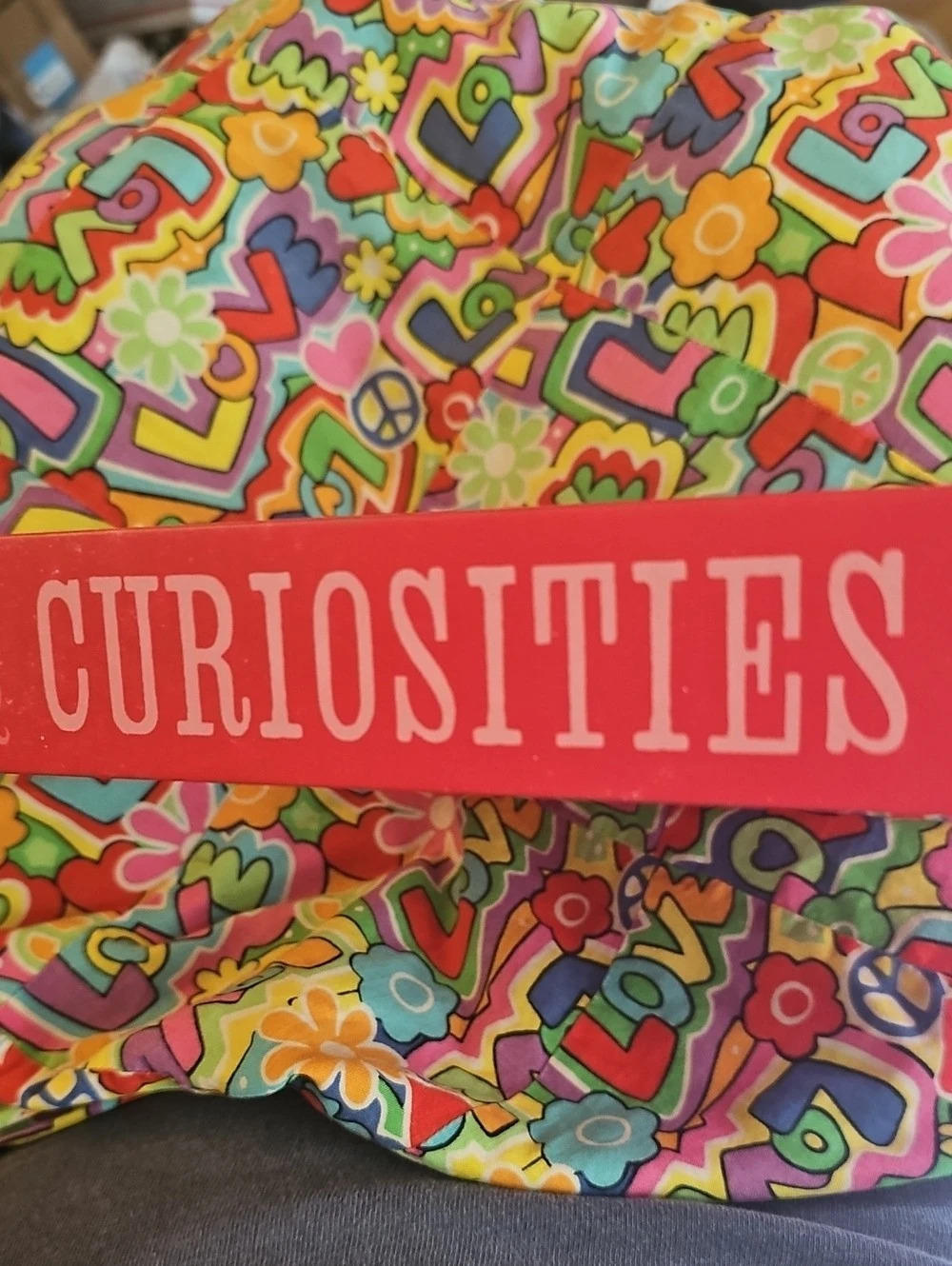 Curiosities Gift Box Floral Party Decor - Picture 4 of 4